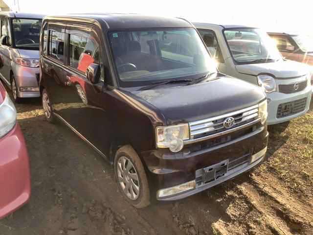 TOYOTA PIXIS SPACE 2011