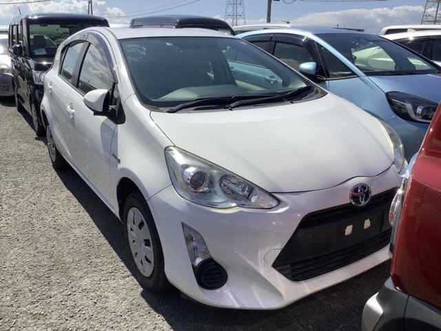 TOYOTA AQUA 2016