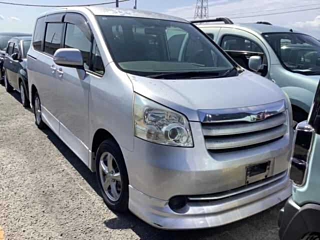 TOYOTA NOAH 2008