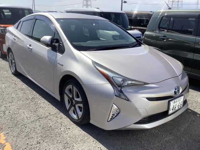 TOYOTA PRIUS 2016