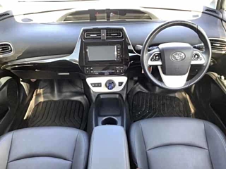 TOYOTA PRIUS 2017