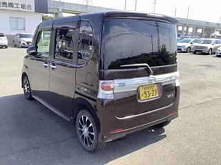 DAIHATSU TANTO 2011