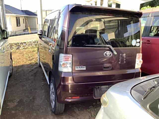 TOYOTA PIXIS SPACE 2011