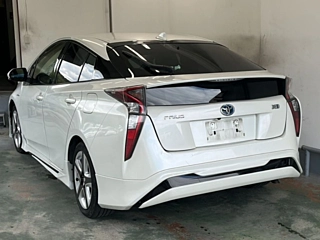 TOYOTA PRIUS 2017