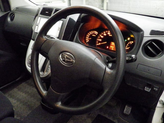 DAIHATSU MIRA 2010