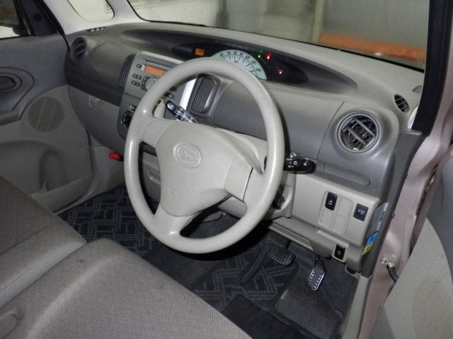 DAIHATSU TANTO 2009