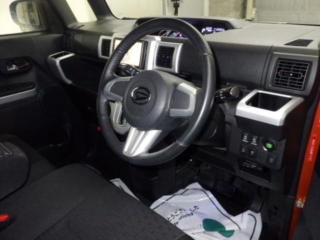 DAIHATSU WAKE 2015