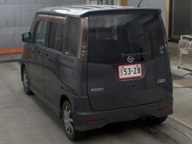 NISSAN ROOX 2010
