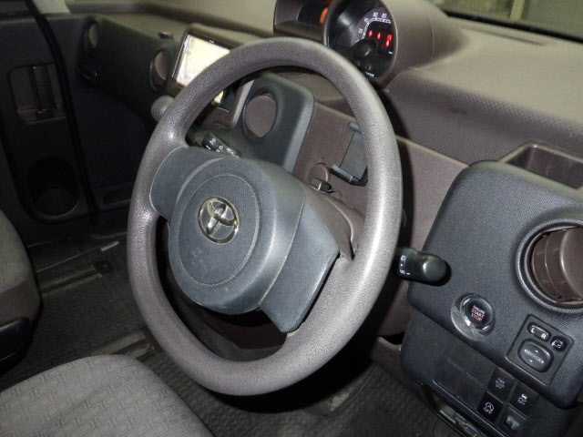 TOYOTA PORTE 2013