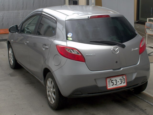MAZDA DEMIO 2010