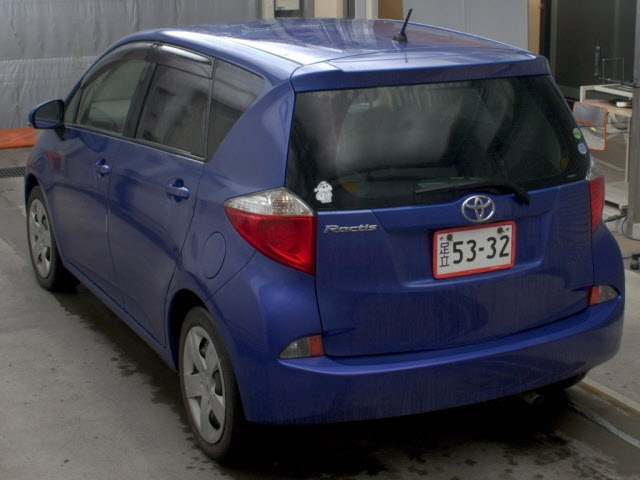 TOYOTA RACTIS 2013