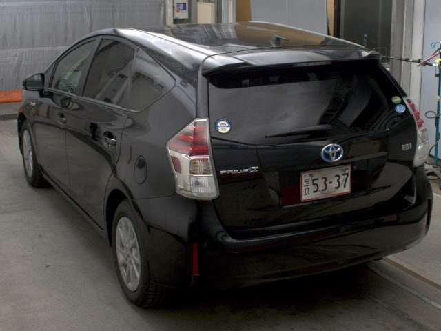 TOYOTA PRIUS ALPHA 2015