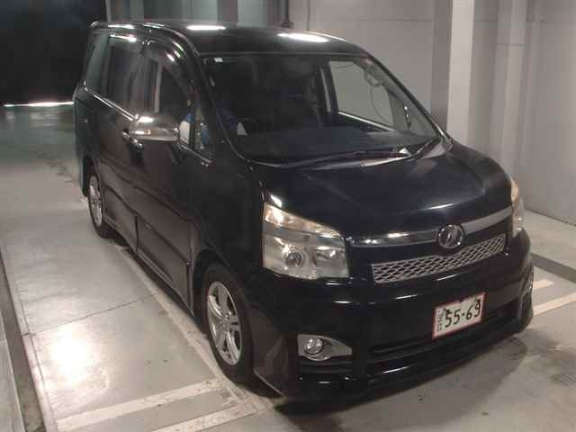 TOYOTA VOXY 2012