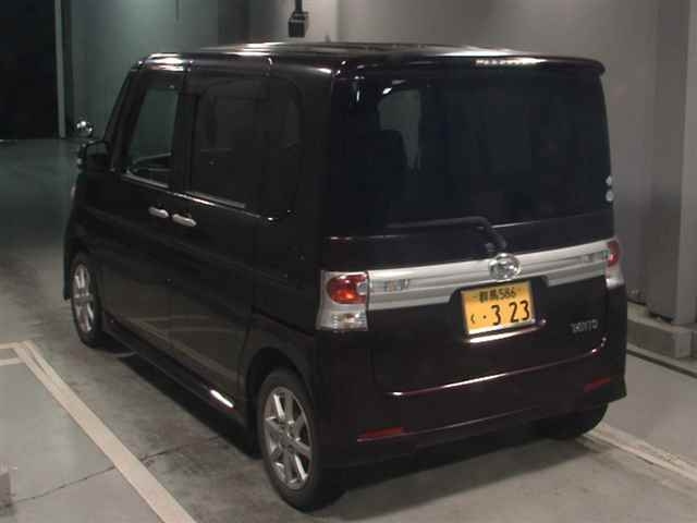 DAIHATSU TANTO 2011