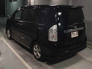 TOYOTA VOXY 2012