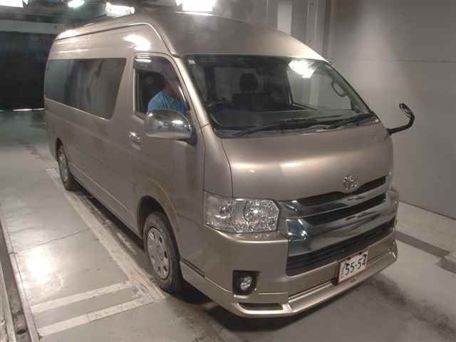 TOYOTA HIACE 2017