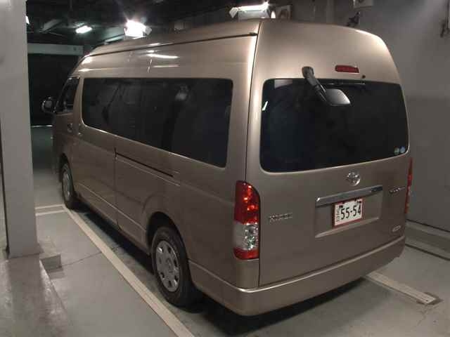 TOYOTA HIACE 2017