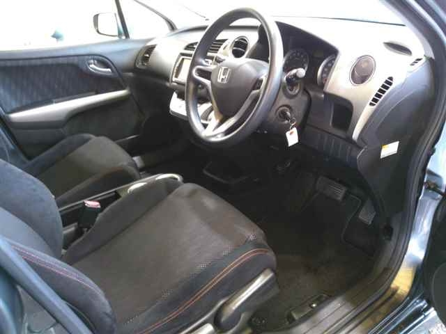 HONDA STREAM 2010
