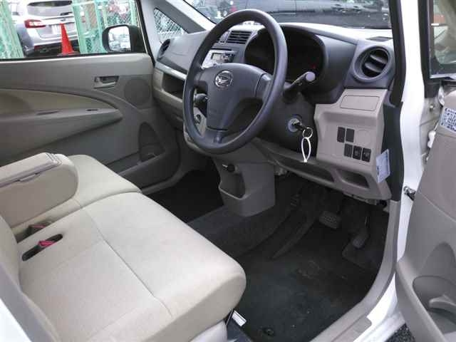 DAIHATSU MOVE 2013