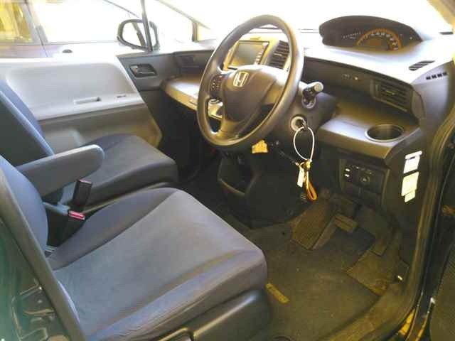 HONDA FREED 2008