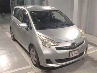 TOYOTA RACTIS 2011