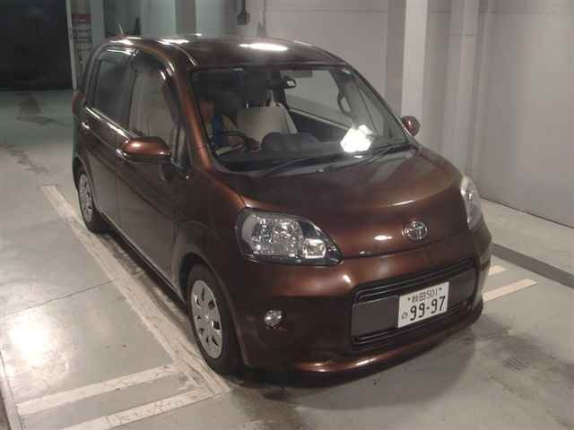TOYOTA PORTE 2015