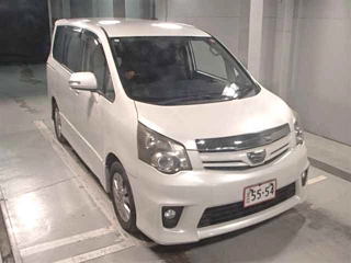 TOYOTA NOAH 2013