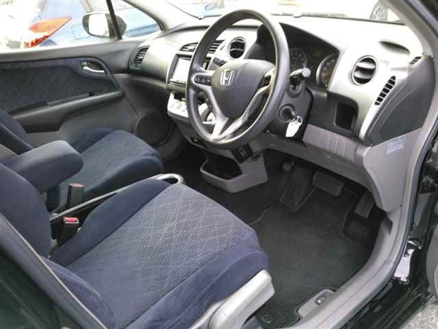 HONDA STREAM 2009