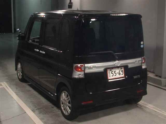 DAIHATSU TANTO 2010