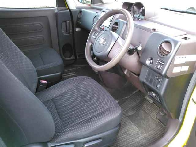TOYOTA SPADE 2013
