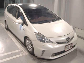 TOYOTA PRIUS ALPHA 2012