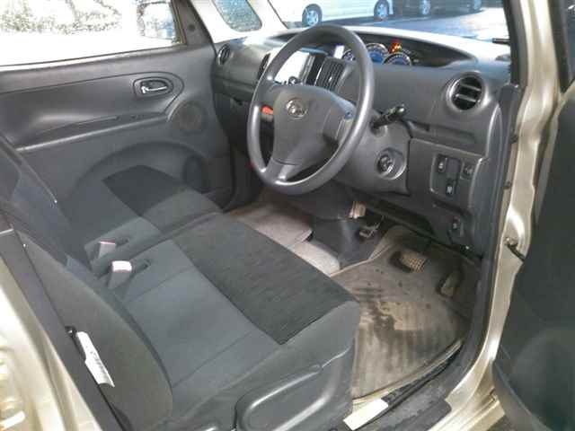 DAIHATSU TANTO 2012