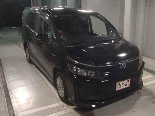 TOYOTA VOXY 2016