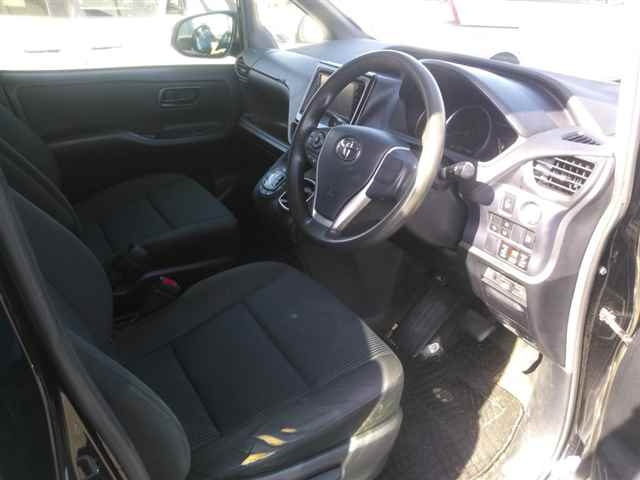 TOYOTA VOXY 2016