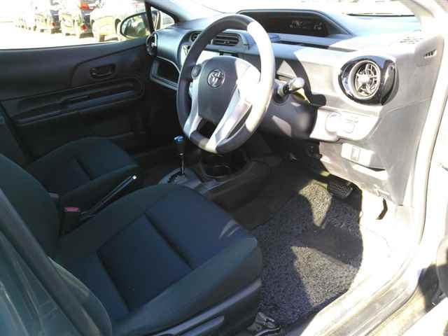 TOYOTA AQUA 2015