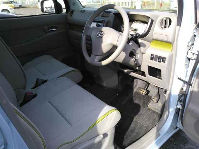 TOYOTA PIXIS SPACE 2015