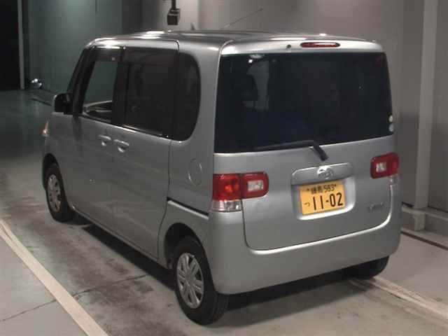 DAIHATSU TANTO 2011