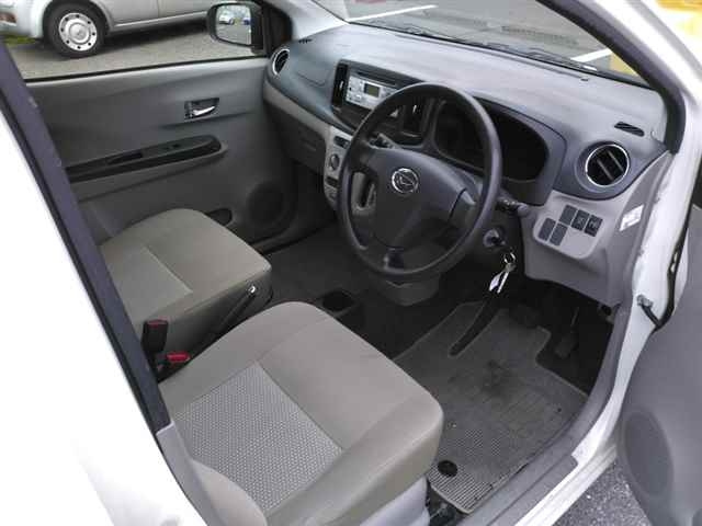 DAIHATSU MIRA E S 2012