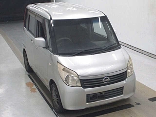 NISSAN ROOX 2011