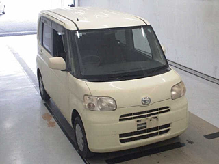 DAIHATSU TANTO 2009