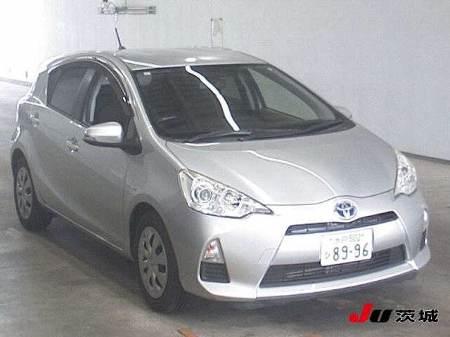 TOYOTA AQUA 2013