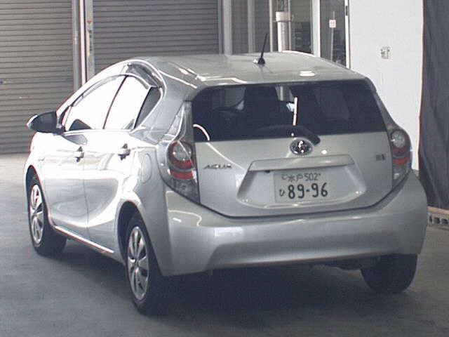 TOYOTA AQUA 2013