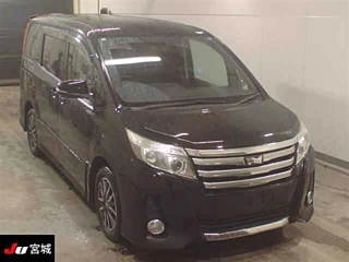 TOYOTA NOAH 2014