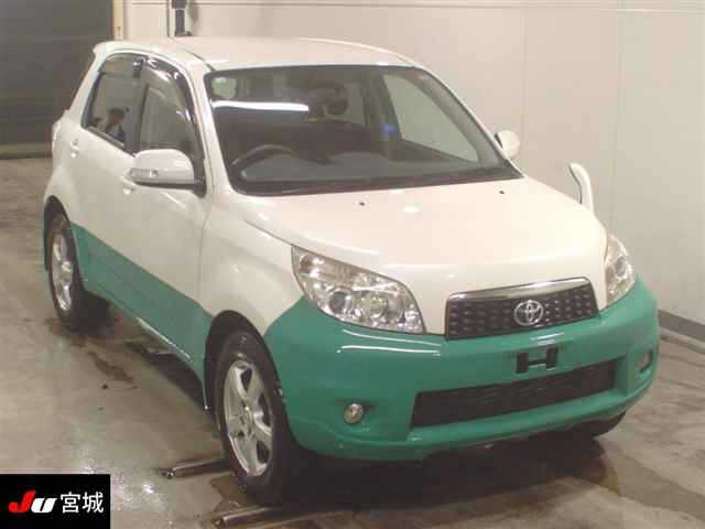 TOYOTA RUSH 2010