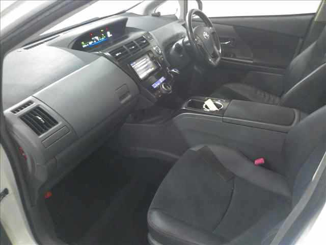 TOYOTA PRIUS ALPHA 2014