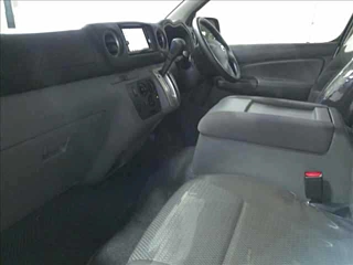 NISSAN CARAVAN 2019