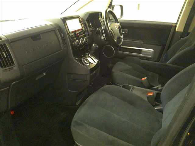 MITSUBISHI DELICA D5 2017