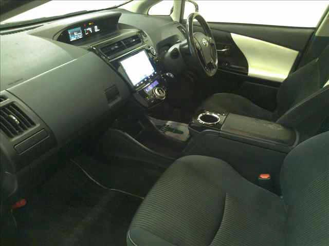 TOYOTA PRIUS ALPHA 2018