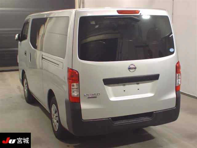 NISSAN CARAVAN 2019