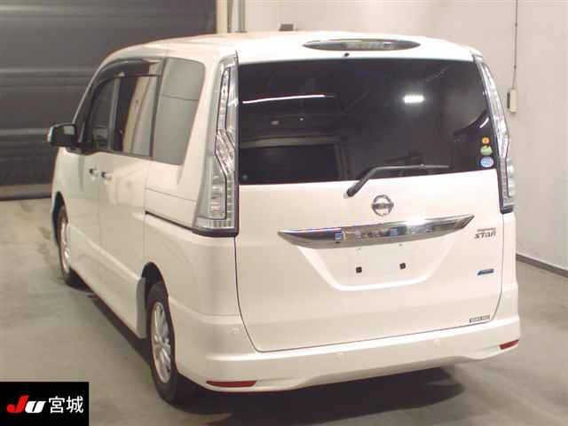 NISSAN SERENA 2015